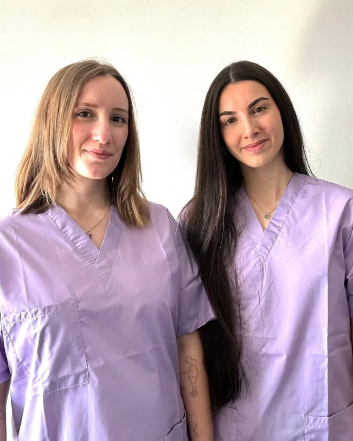 Laura Vázquez Martínez y Lara Rodríguez Guerreiro, terapeutas ocupacionales especializadas en integración sensorial Ayres en Mimos, Sada, A Coruña